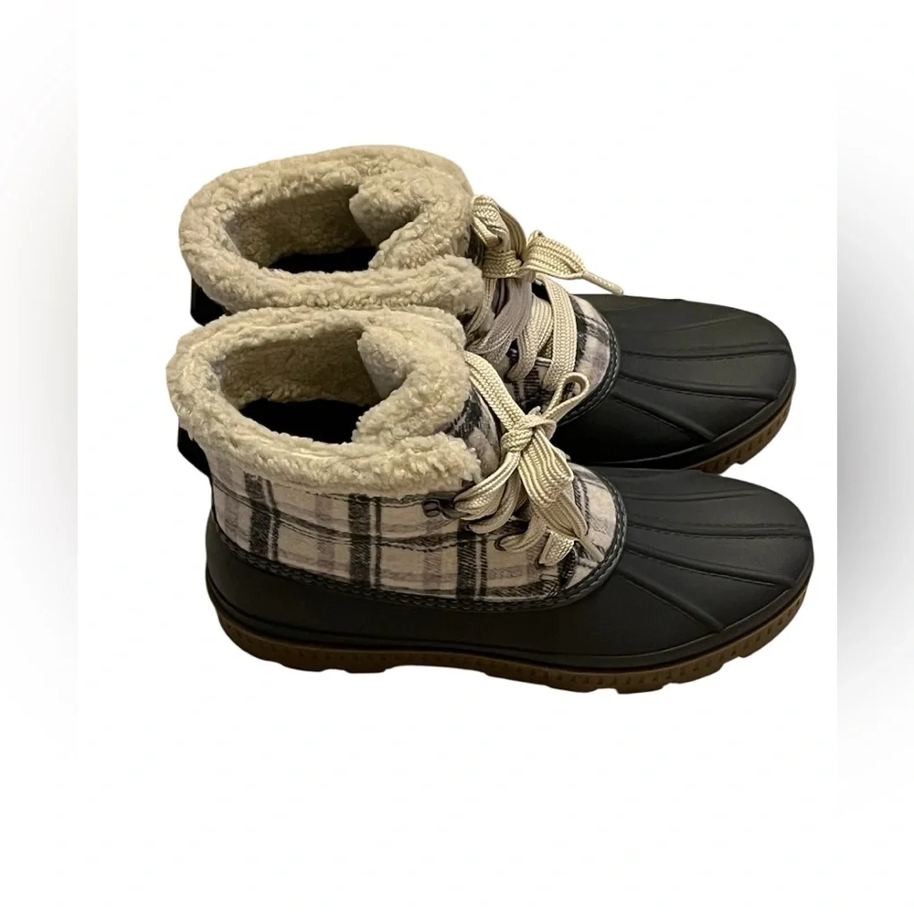 Ozark Trail Black and White Winter Boots